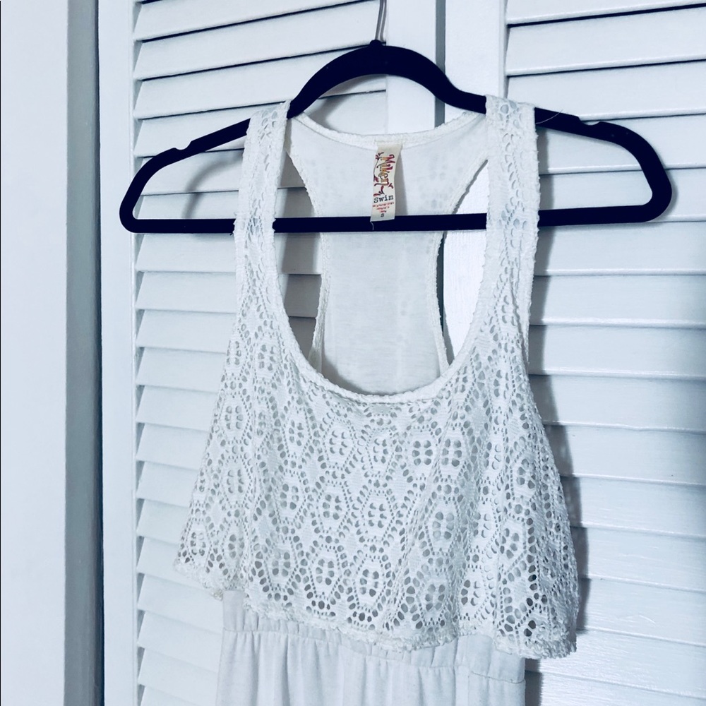 Long white dress. Miken